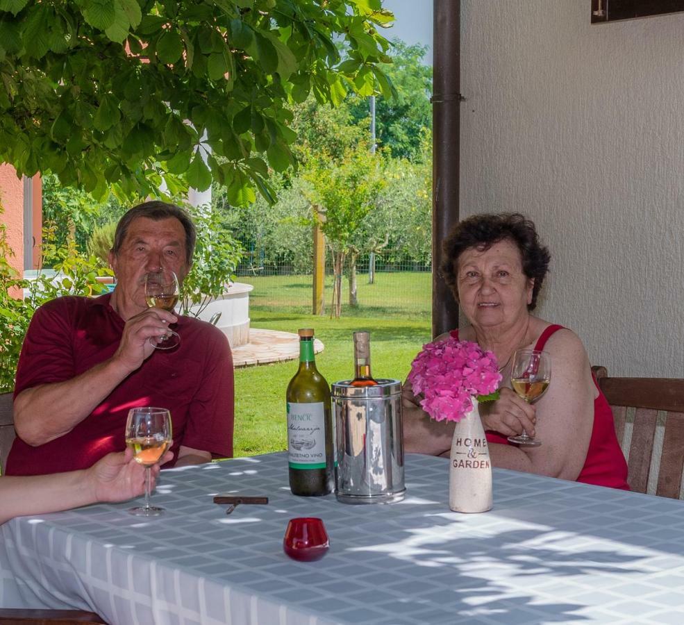 B&B Carmela Umag Ngoại thất bức ảnh